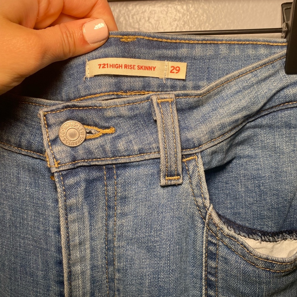 Levi's High Rise Jeans - Picture 2 of 4